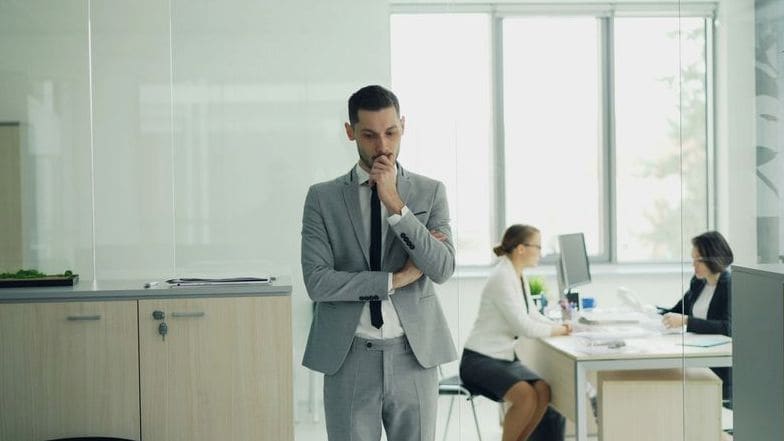 身だしなみを整える役